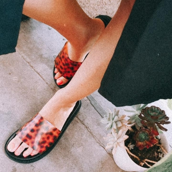 Tropics collection// leopard slide - Picture 7 of 8